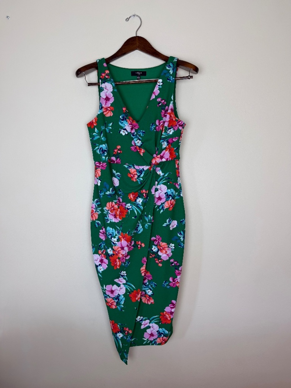 GUESS Tropical Floral Sleeveless Dress with Twist Front Asymmetrical Hem Sz 10